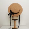 Chapeau canotier rétro en paille naturelle foncée. Style vintage avec rubans noirs. Oh... Really? par Sandra Lacroix, chapelière, Bruxelles.
