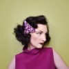 Accessoire pour cheveux rétro. Pince de style vintage avec un origami papillon violet à fleurs. Oh... Really? par Sandra Lacroix, chapelière, Bruxelles.